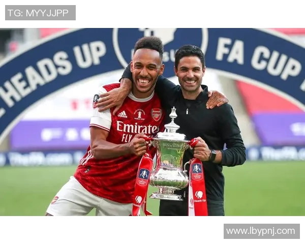 曼联与阿森纳足总杯激战在即谁将捧起荣耀奖杯 曼联与阿森纳足总杯激战在即谁将捧起荣耀奖杯