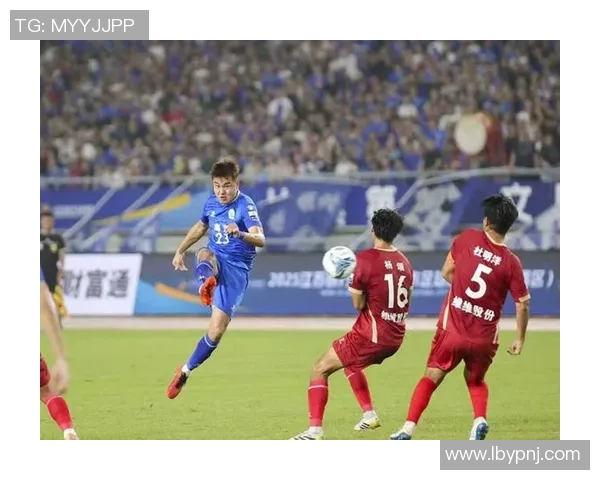 烈日战队迎战梅赫伦球队激情对决展现足球魅力与团队精神