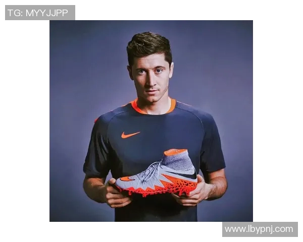 莱万重返老东家引发拜仁球迷强烈不满愤怒指责其忘恩负义