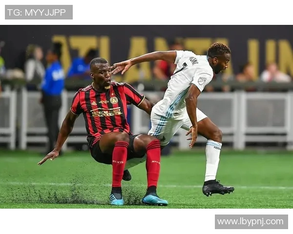 亚特联与西雅图的激烈对决揭示了足球战术的魅力与团队合作的重要性